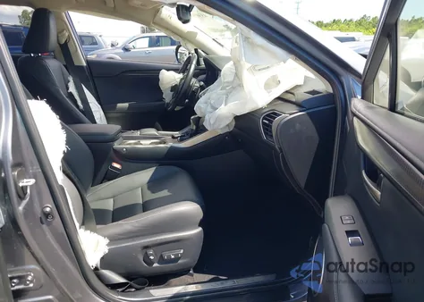 2021 Lexus Nx 300 z USA, uszkodzony, nr VIN JTJDARBZ9M2194937